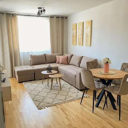 Urban Panorama Apartment Vranjes